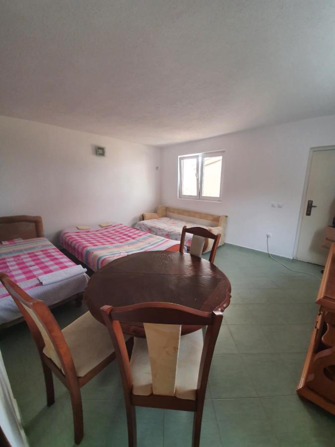 Leni Apartmani Dobre Vode Dobra Voda Luaran gambar